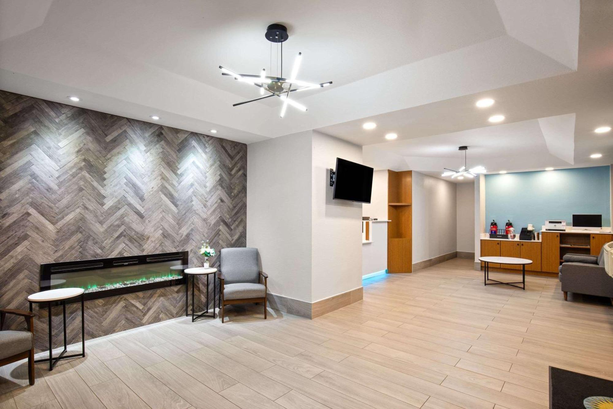 Days Inn By Wyndham Helen Dış mekan fotoğraf